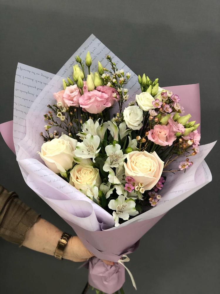 Букет цветов из: Альстромерии, Розы и Лизиантусы в Первомайском Оренбургская область