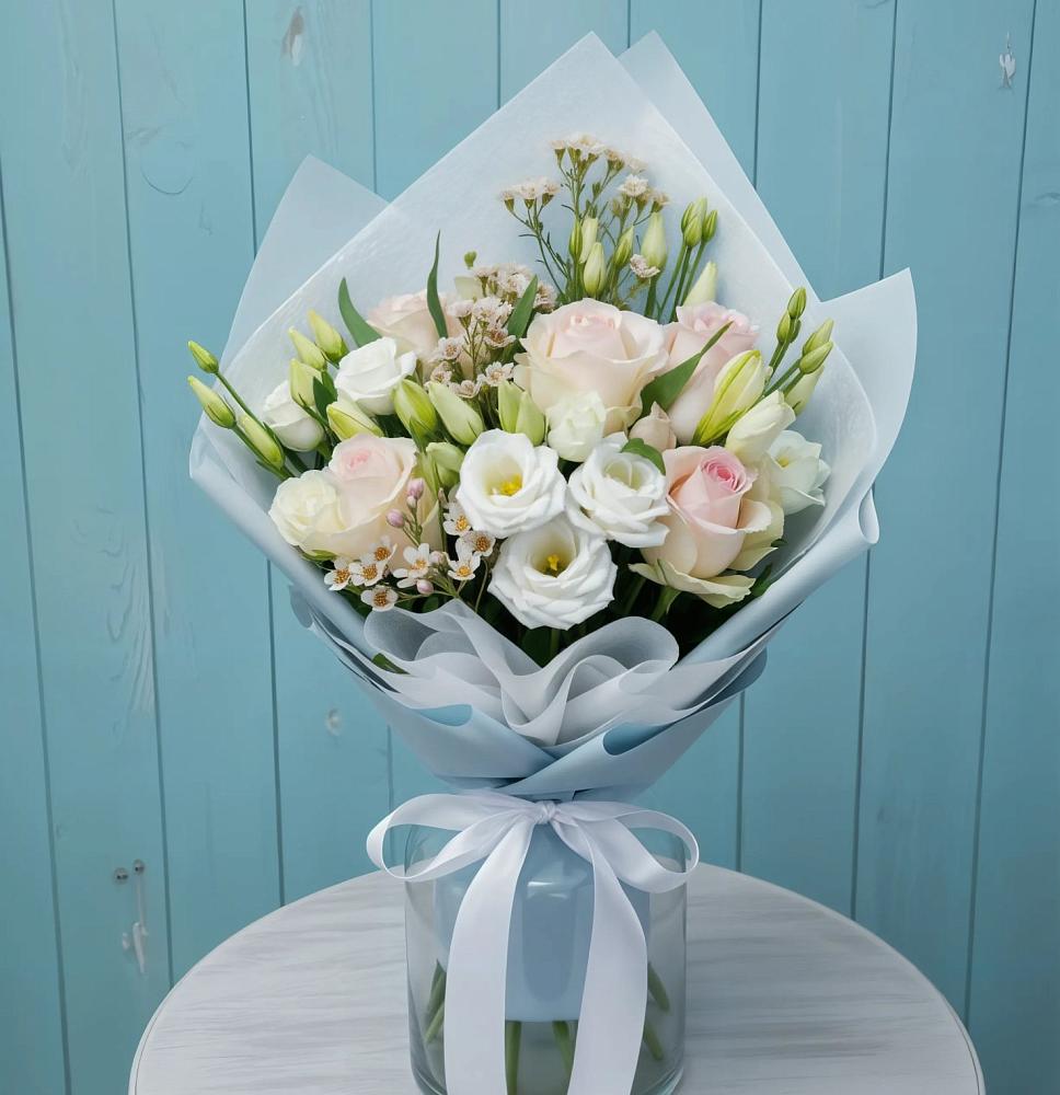 Букет цветов из: Розы и Лизиантусы в Первомайском Оренбургская область