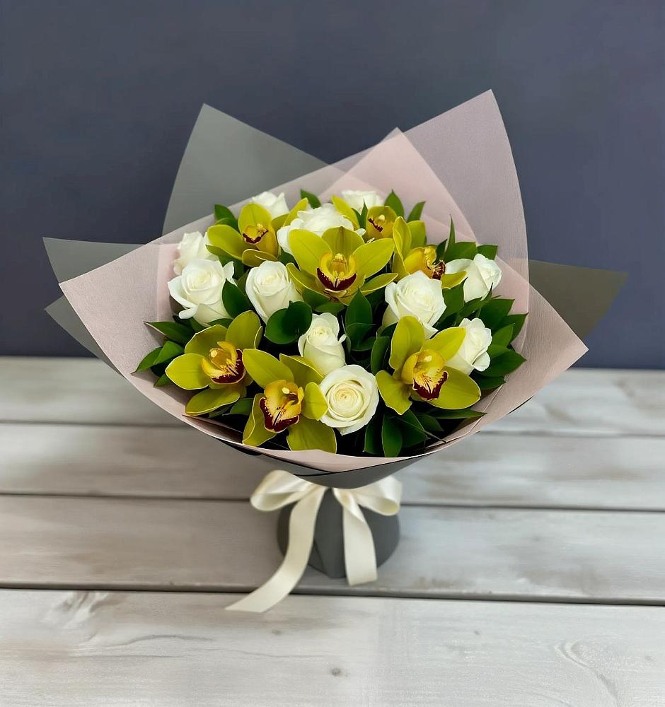 Букет цветов из: Орхидеи и Розы в Первомайском Оренбургская область