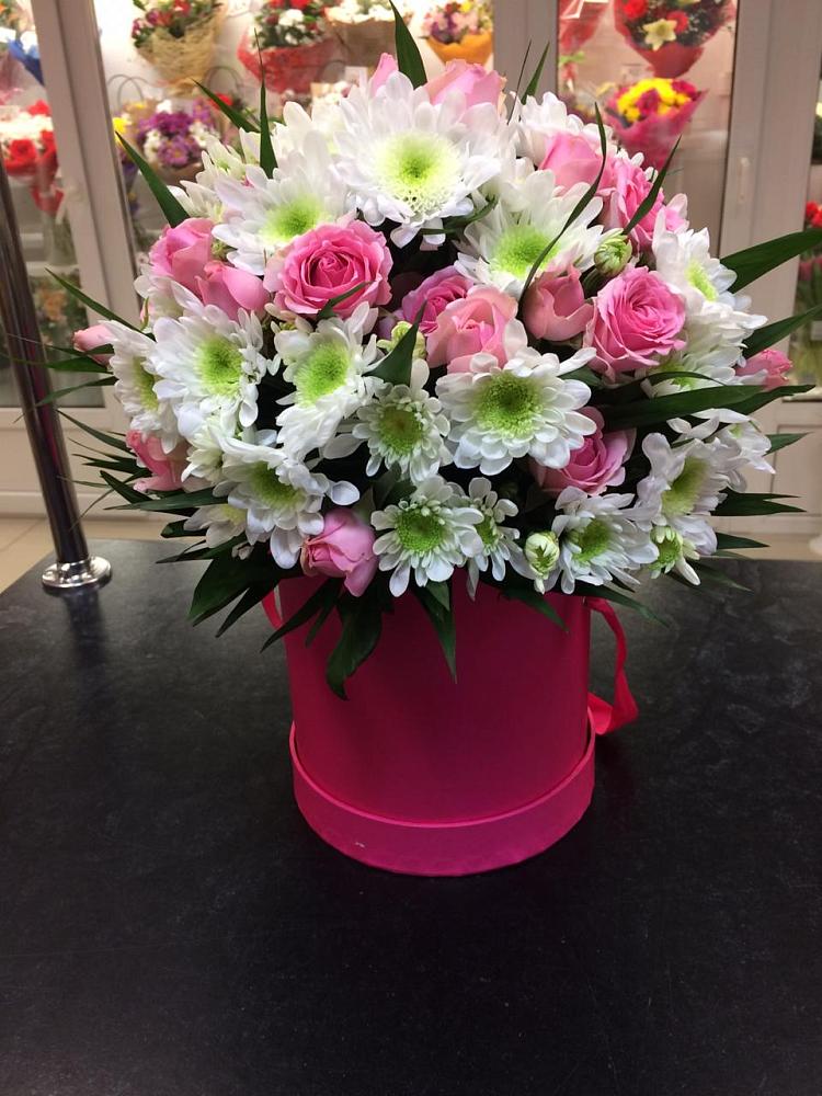 Цветочная композиция из Розы и Хризантемы в шляпной коробке в Первомайском Оренбургская область