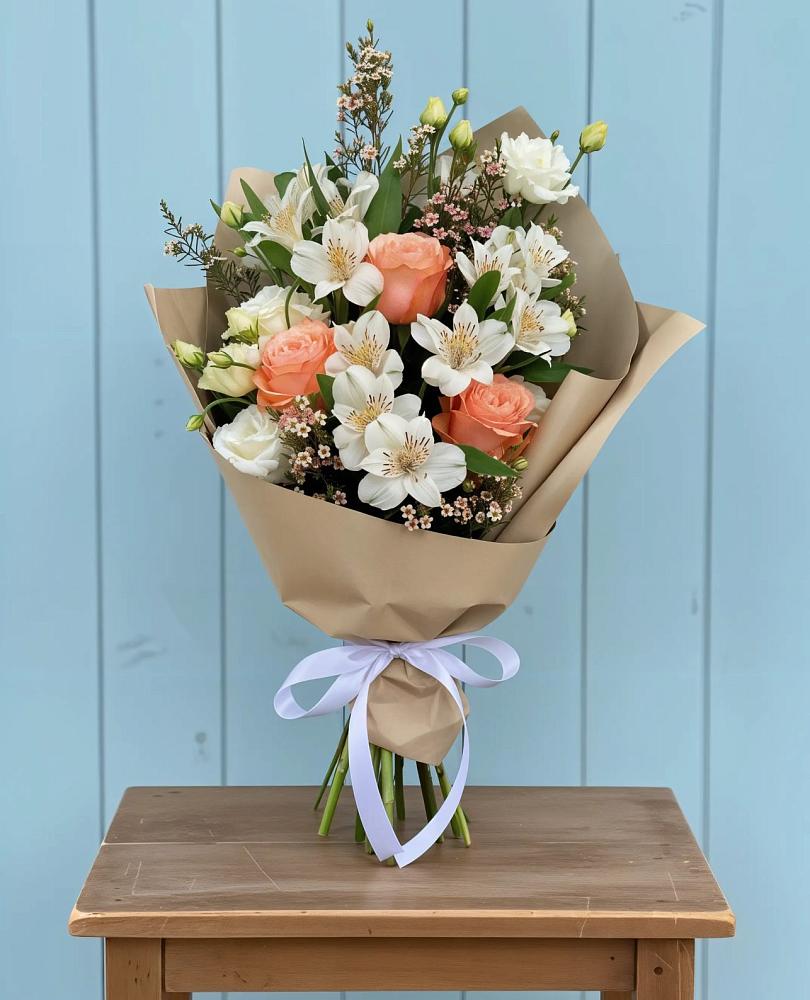 Букет цветов из: Альстромерии, Лизиантусы, Розы и Хризантемы в Первомайском Оренбургская область